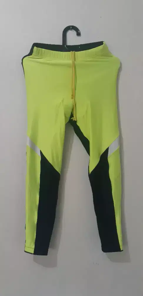 DESCENTE CELANA SEPEDA/GOWES/CYCLING/BICYCLING SIZE L