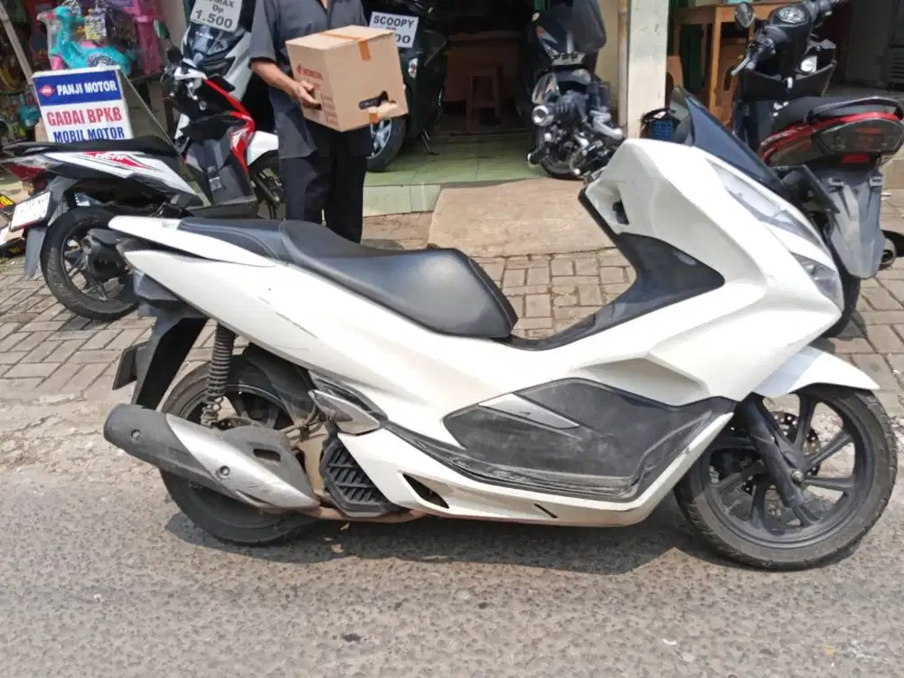 PCX Putih, Tahun 2019, STNK Atas Nama Sendiri, Bisa Pinjam KTP