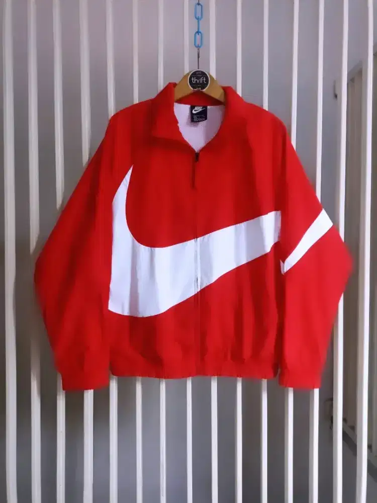 NIKE CENTANG BIG SWOSS
