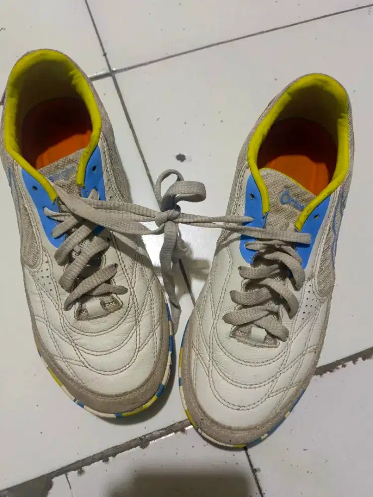SEPATU FUTSAL ORTUS JOGOSALA SIZE 39