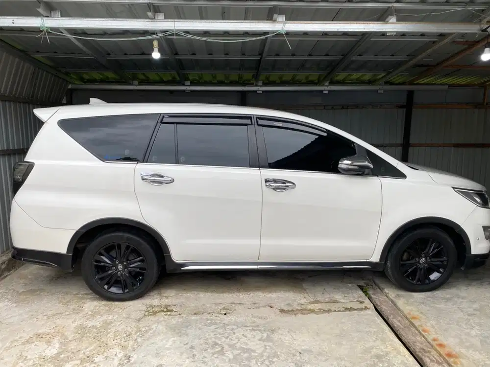 Toyota Kijang Innova 2016 Bensin