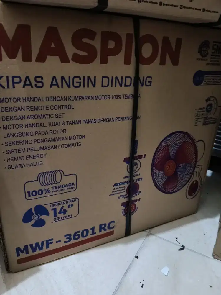 Kipas angin  dinding maspion(pakai remot