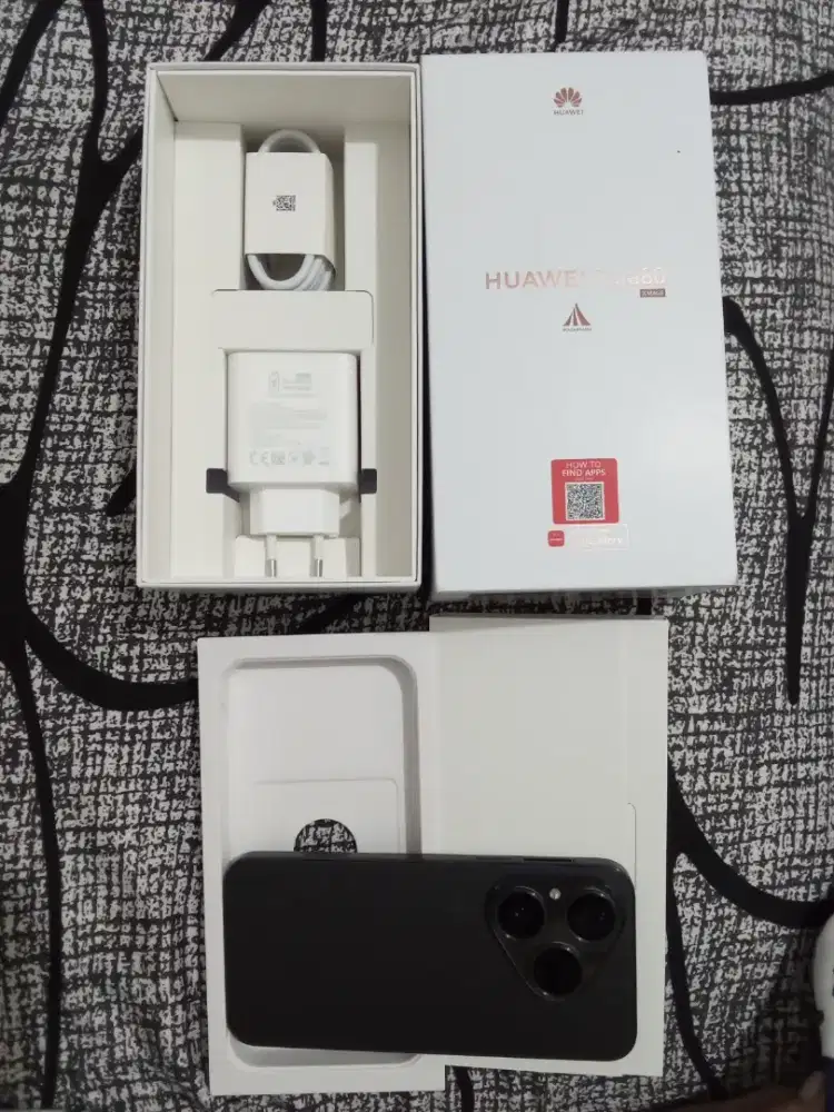 Huawei Pura80 warna hitam