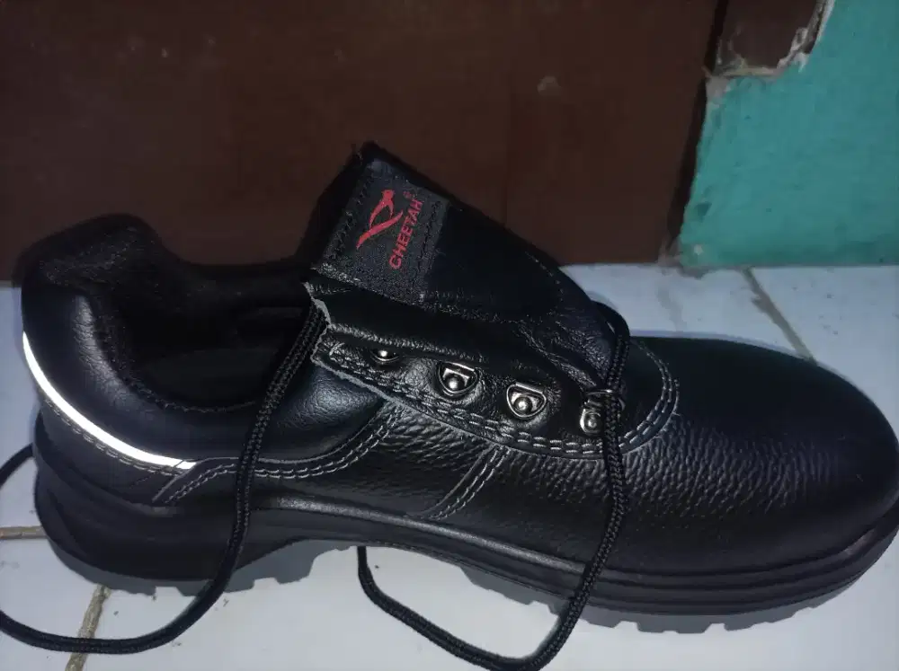 Sepatu Safety merk cheetah