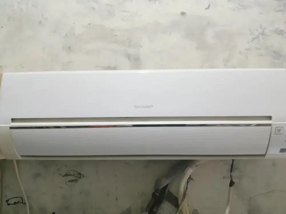Dijual AC 3/ 4 Pk merk Sharp seken.