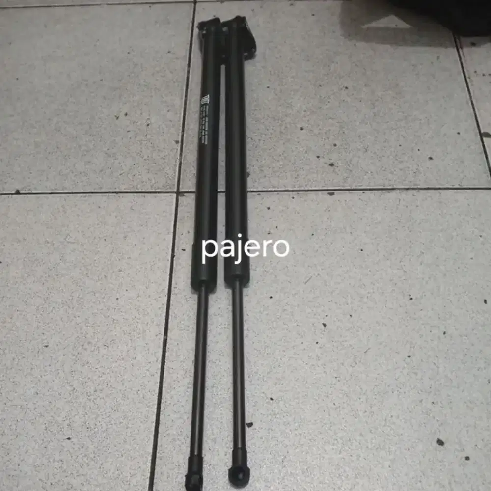 Shock bagasi pajero sport