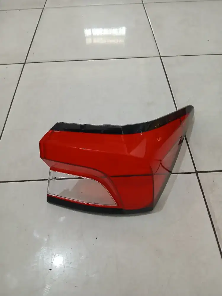 Kaca mika lampu stop avanza xenia 2022 on