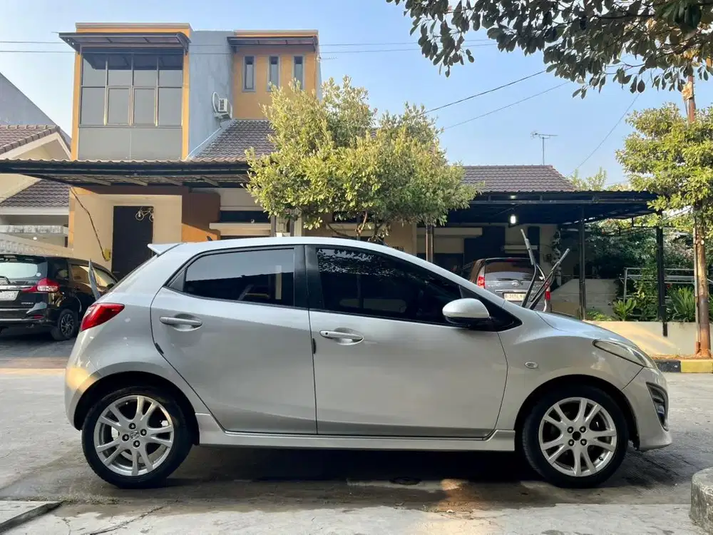 Mazda 2 Tipe R Tahun 2011 manual