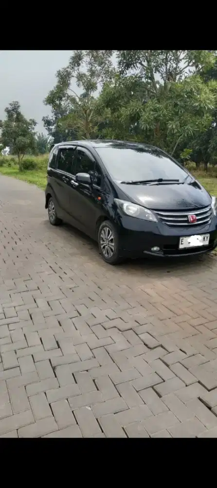 Honda freed PSD