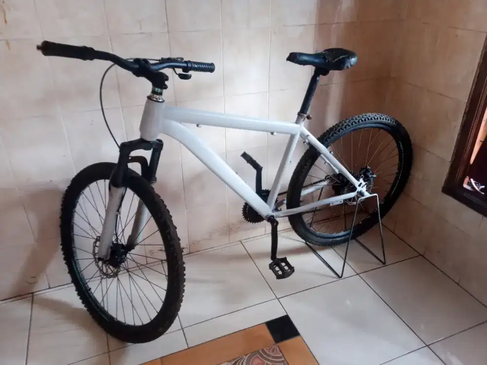 Sepeda gunung Genio size 26