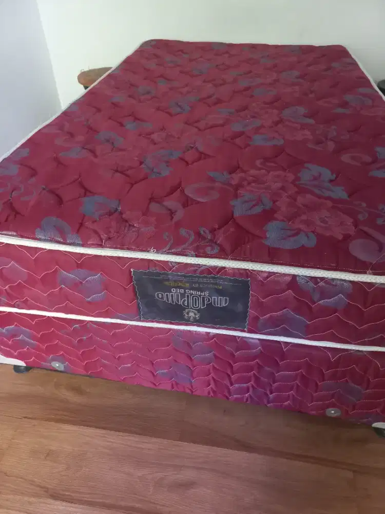 Jual murah bed ukuran 120 x 2 m kondisi prima. Yg mau wa aja