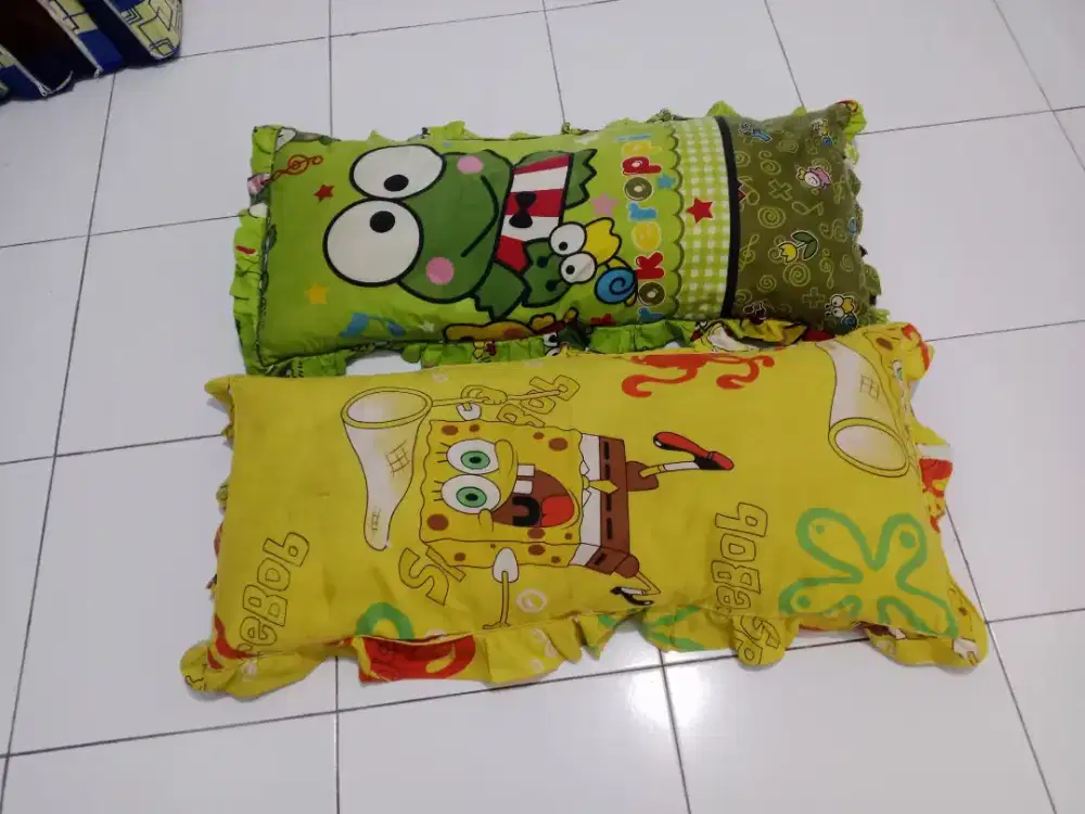 Bantal set keropi sponge
