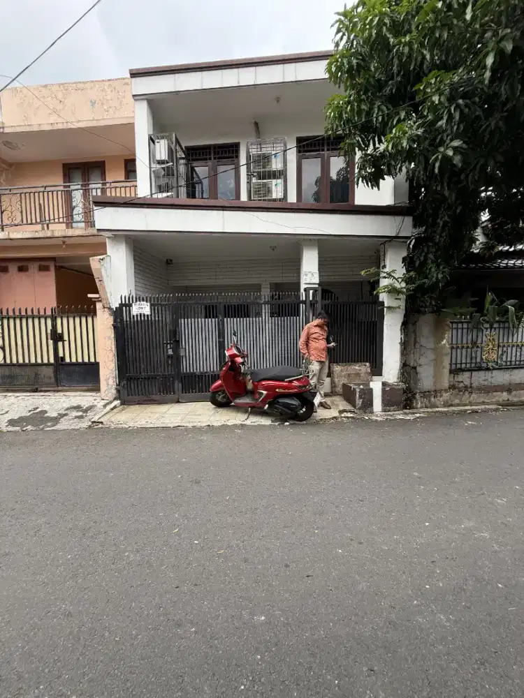 Rumah kost selalu penuh penghuni di Asem Baris