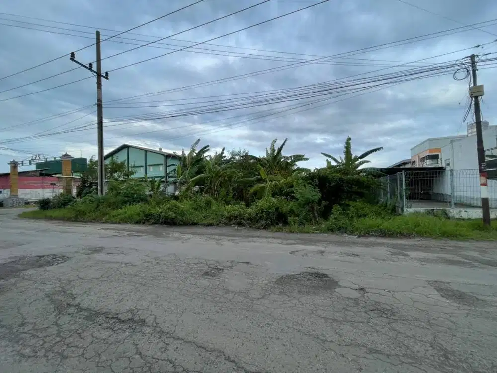 Tanah Strategis 3000m²+ Dekat Kawasan Industri - Akses Dua Sisi