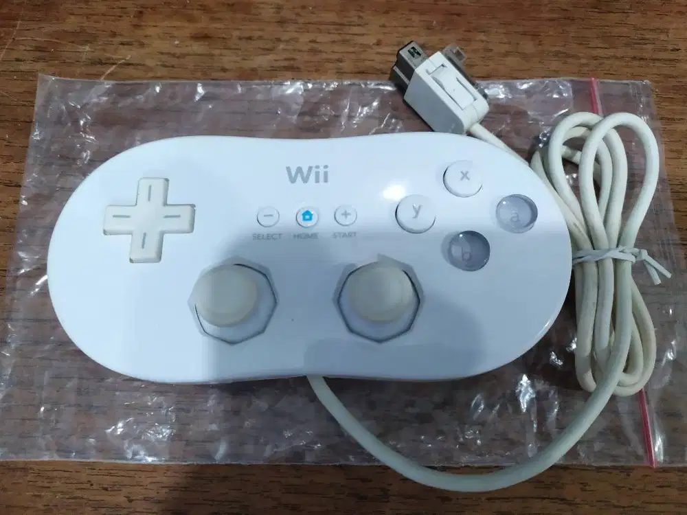 Nintendo Wii Classic Controller Original Collector Item Gamepad