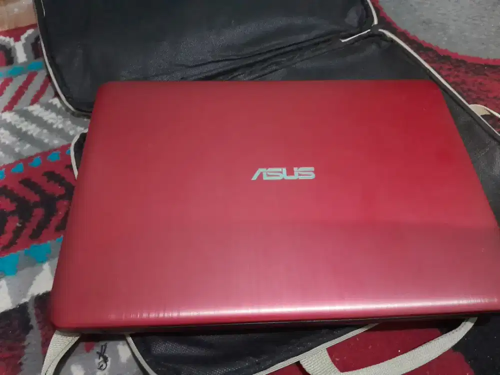 Laptop Asus X441N 2017