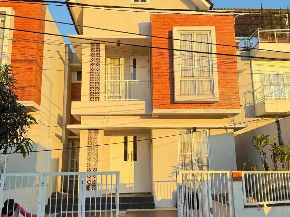 RUMAH CANTIK 2 LANTAI NYAMAN DI SARIWANGI BANDUNG