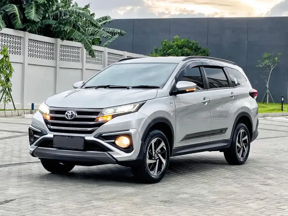 Toyota Rush GR Sport 1.5 AT 2021