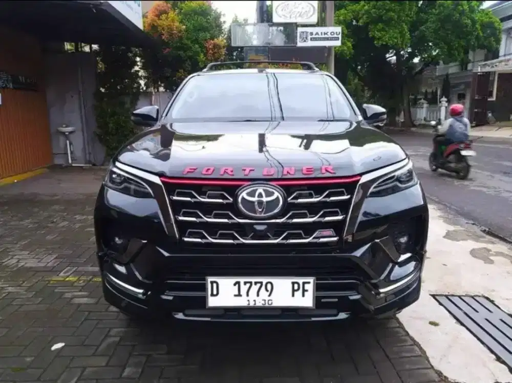 Fortuner 2.4 VRZ TRD 2020 | 2021 HITAM non gr (cash kredit TT)