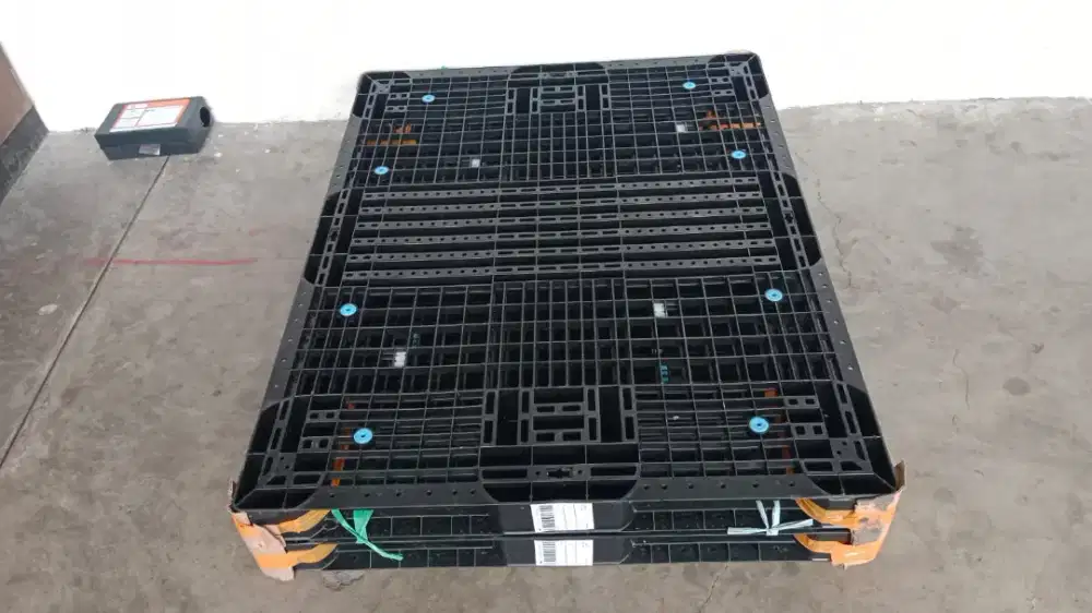 Pallet plastik second tidak rapuh