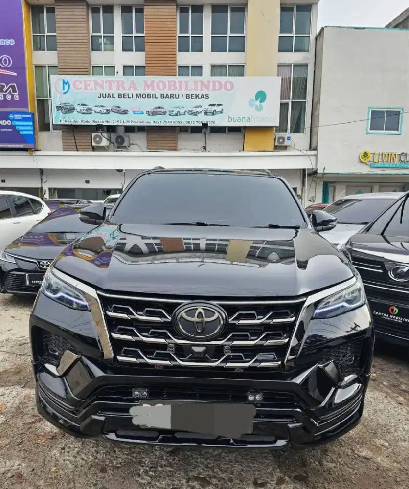 Fortuner VRZ GR 2.8 AT 2022 hitam