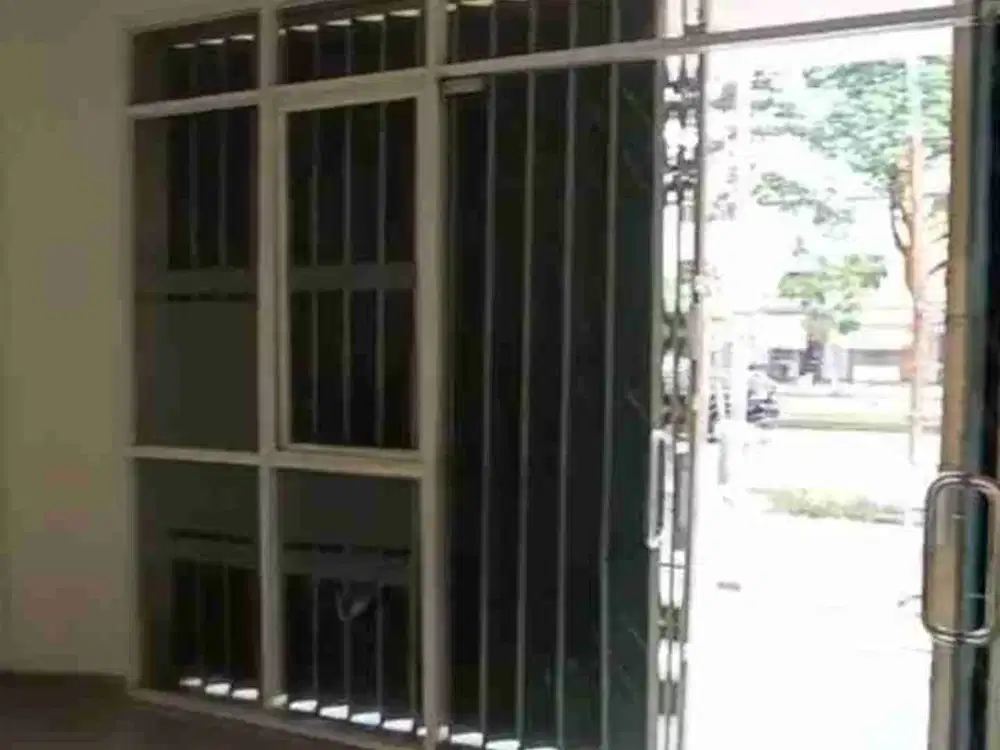 Disewakan Cepat Ruko Arana Lokasi Strategis Pinggir Jalan Arah Summarecon Crown Gading Bekasi