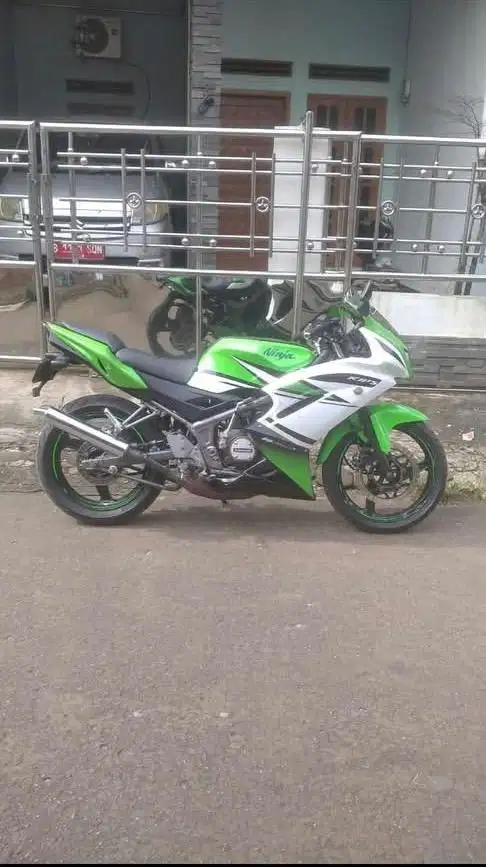 Kawasaki ninja zx 150 RR anniversary edition 2014 Full original