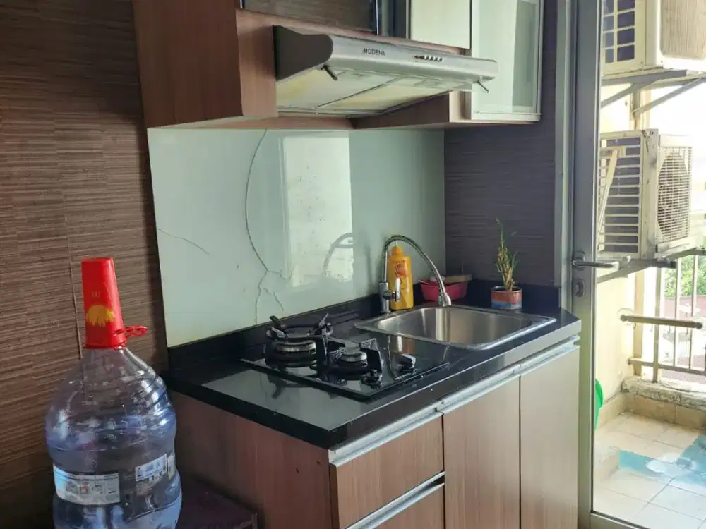 ready disewakan apartemen green lake sunter,tipe 2bedrooms full furnished,view laut priok,hadap utara,AC 3