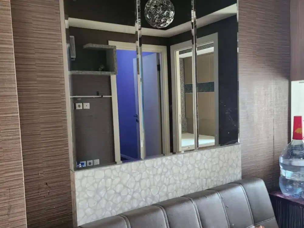 ready disewakan apartemen green lake sunter,tipe 2bedrooms full furnished,view laut priok,hadap utara,AC 3, 14 juta/3bulan