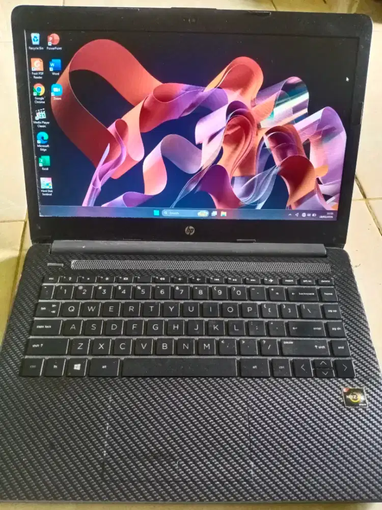 Gaming! HP Ryzen 3 3300u - DDR4 8Gb - SSD m2 256Gb - setara i5 gen 8