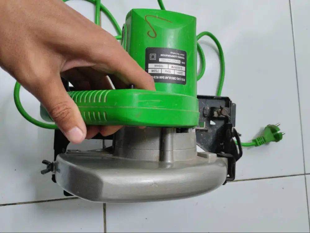 Jual Mesin Circular SAW Merk Ryu Baru 8 Bulan Pakai