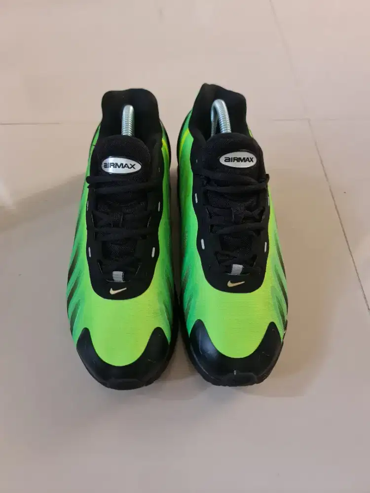 070. Sepatu Cowok Pria Air Max DN8 Green
Size : 41
insole : 26,0