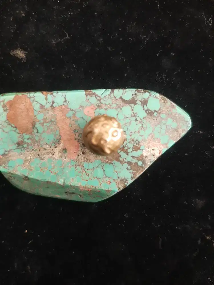 Besi kuning mojopahit