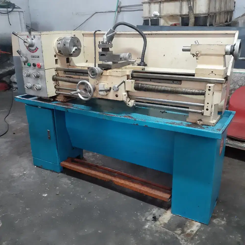 Mesin Bubut CQ Milling Bor Frais