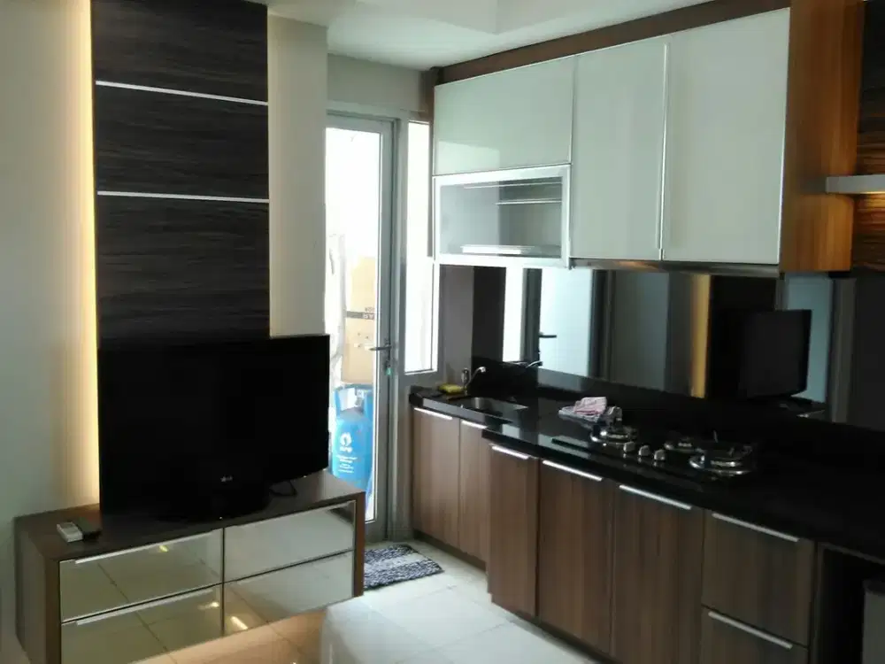 disewakan apartemen green lake sunter,2kamar,furnished,luas 42,hadap timur,view danau,siap huni,best view, 15 juta/3bulan