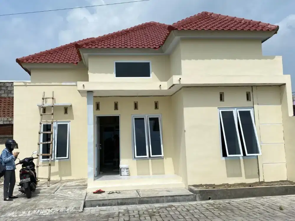 Dijual rumah dan kaveling tanah saja luas tanah 100 meter harga bisa nego