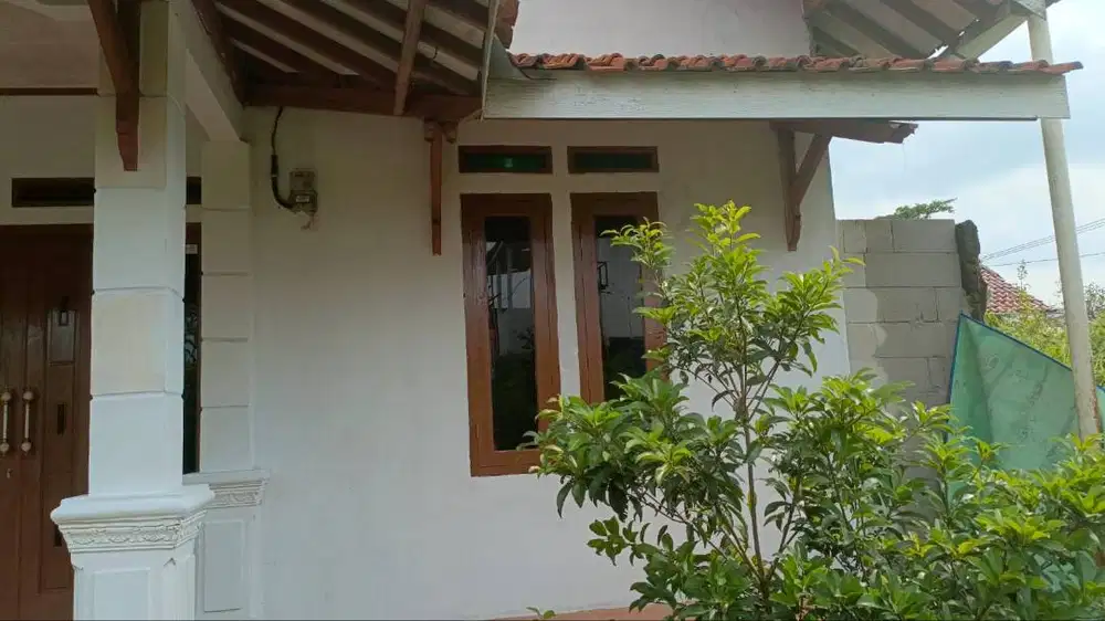 Rumah suasana pendesaan dekat dengan gunung salak asri dan sejuk.