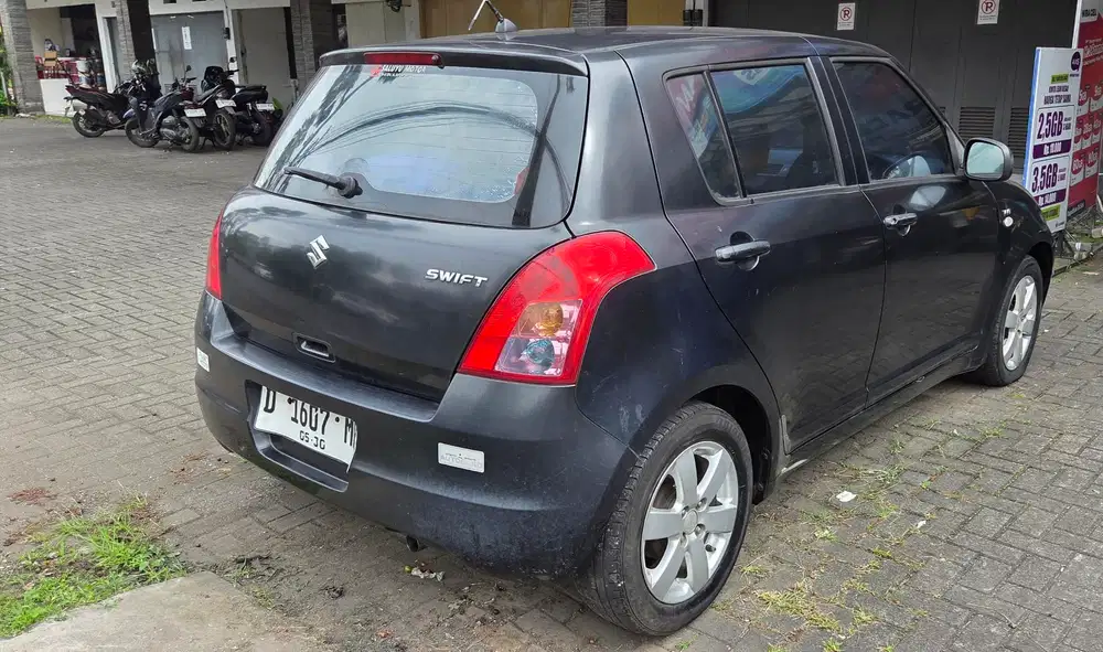 Suzuki Swift 2010 Bensin