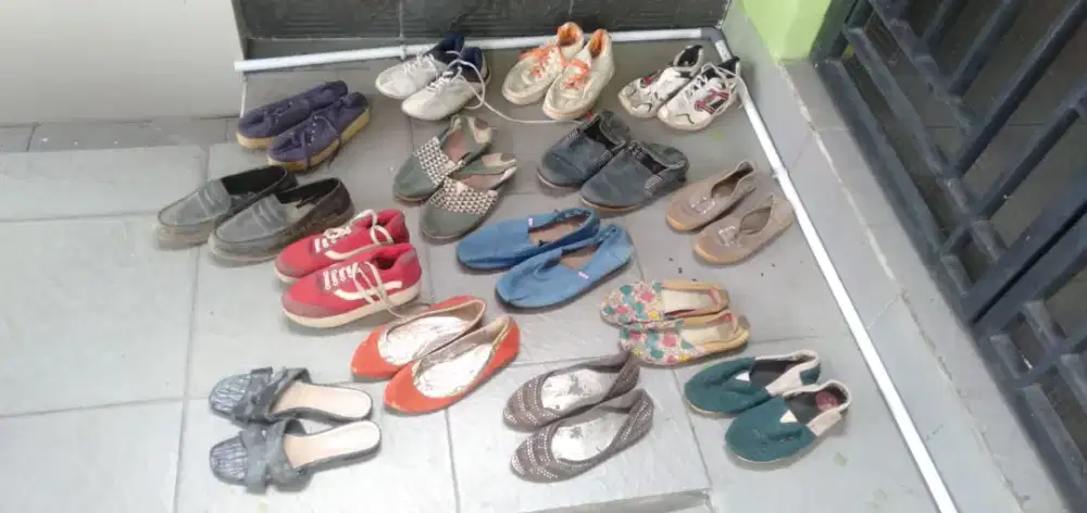 Di jual semua macam sepatu dan ukuran untuk cow atau cew dll murah