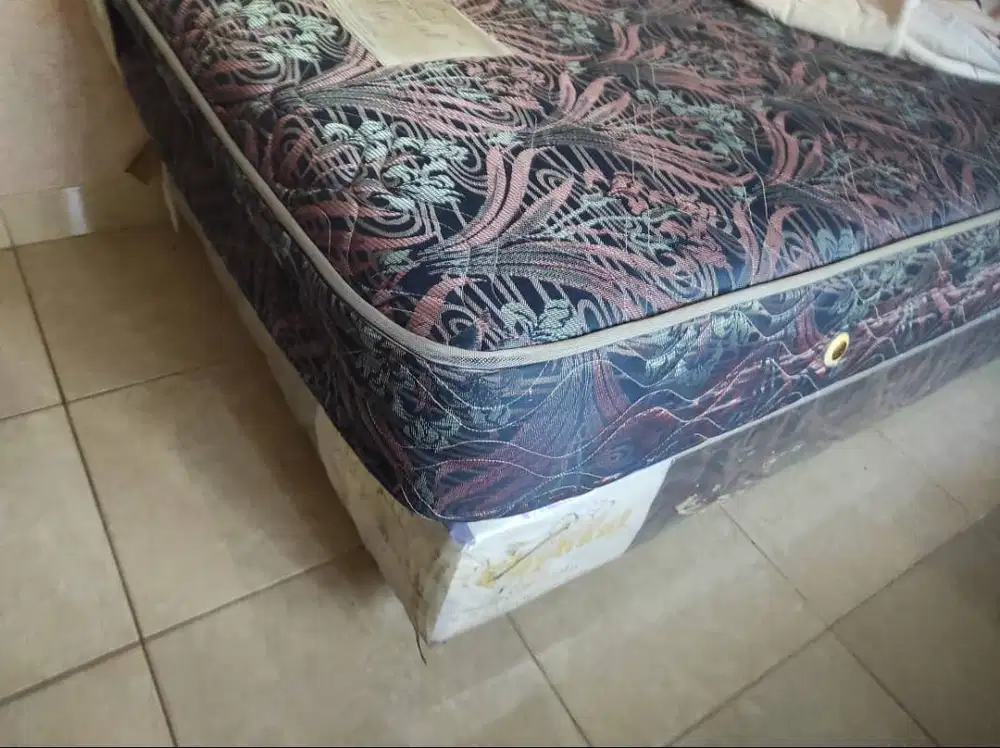 Springbed Merk Elephant Singgle ada 2 Buah Spring bed