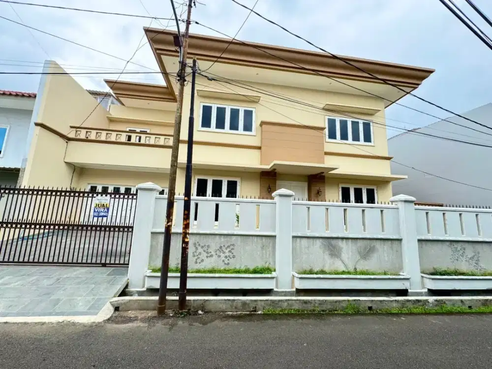 Dijual Rumah di Taman Kedoya Baru Residence Full Renov Semi Furnished