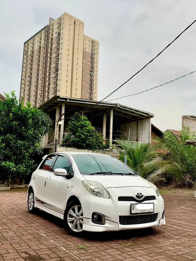 Toyota Yaris 1.5 E AT 2013 Matic Putih NO PR S TRD Dp20JT