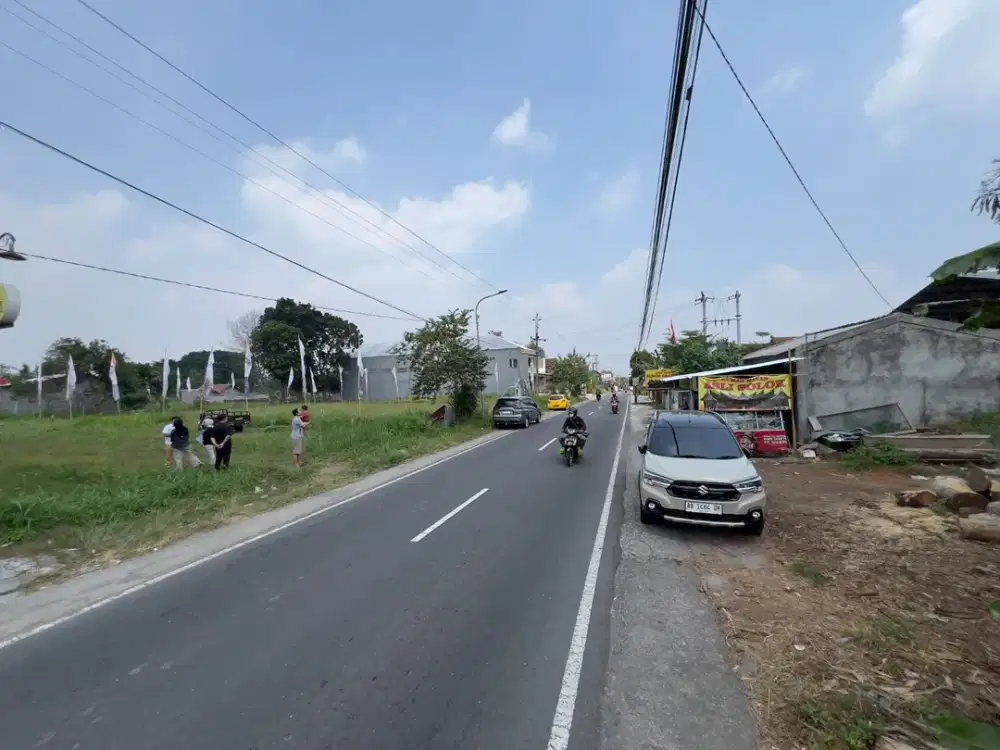 Tanah Area Palagan Nempel Jalan Raya