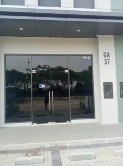 Kaca film rumah. Kacafilm gedung. Kacafilm jendela Pabrik Kantor Cafe