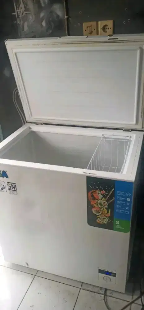 Freezer box kapasitas 200 liter normal beku cepat merk RSA