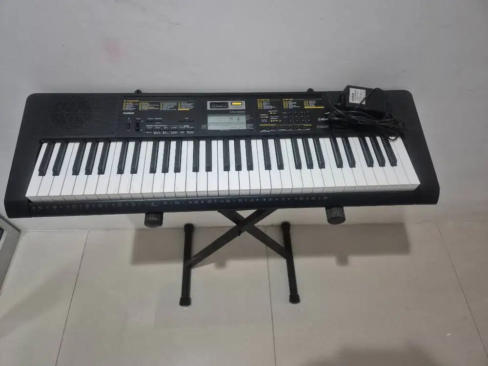 Keyboard Casio CTK-2400 bekas