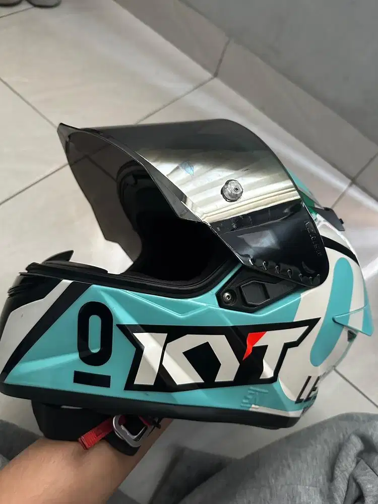 KYT TT COURSE LEOPARD