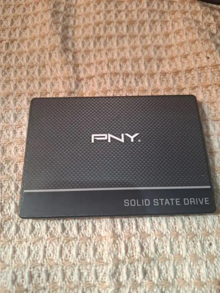 SSD 240GB sata III 2.5 merk PNY seken copotan dari unit laptop