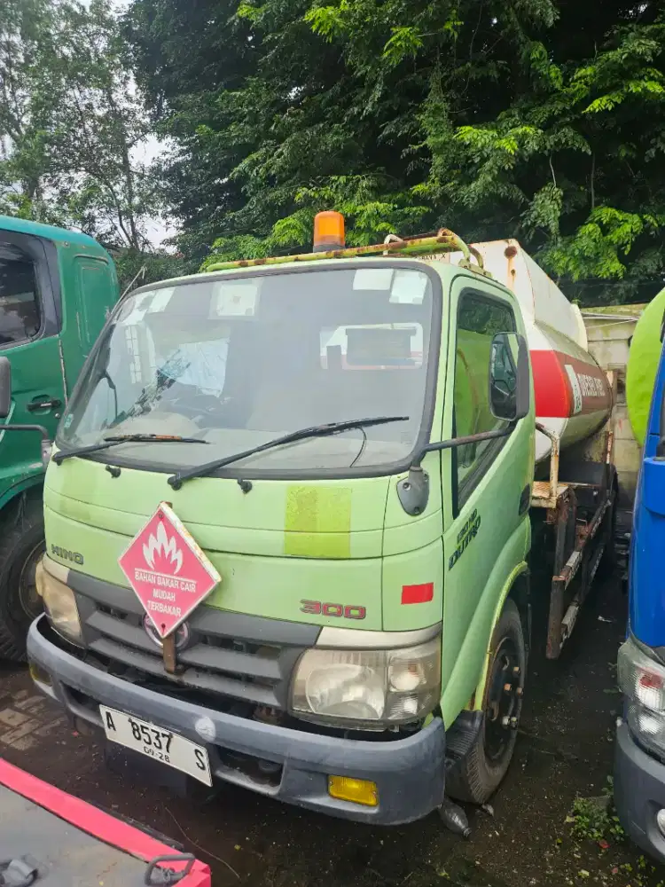 Hino dutro 130 HD tangki 5000 thn  2018 full ready alkon bbm