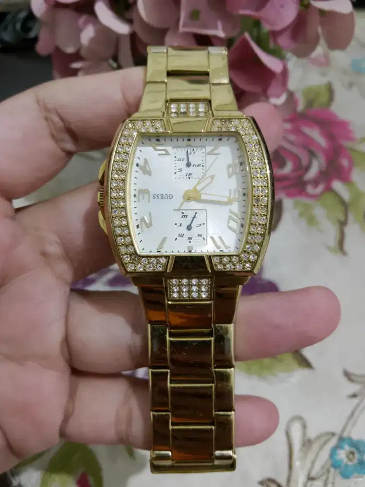 Preloved jam tangan guess original